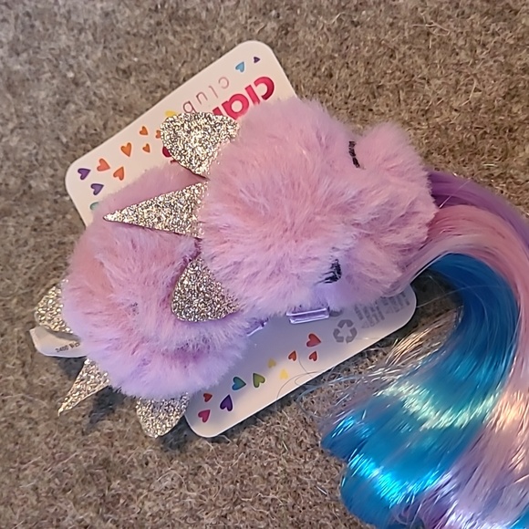 Claire's Club Girl's Plushy Unicorn Hair Accessories & Colorful Extensions Clips - Picture 7 of 11